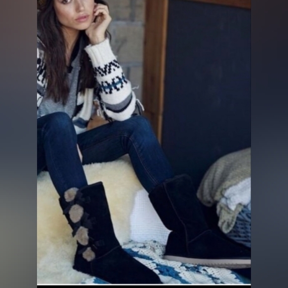 Koolaburra by UGG black bow boots, size 10 - Picture 2 of 11